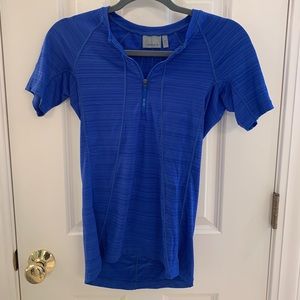 Athleta Women’s Blue quarterzip workout top XS